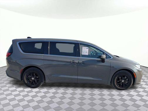 Ceramic Gray Clearcoat 2023 Chrysler Pacifica Touring L