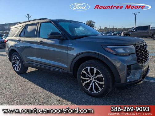 2025 Ford Explorer ST-Line