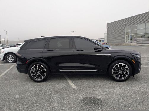 2024 Lincoln Nautilus Reserve