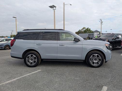 Gray Metallic 2025 Ford Expedition Active