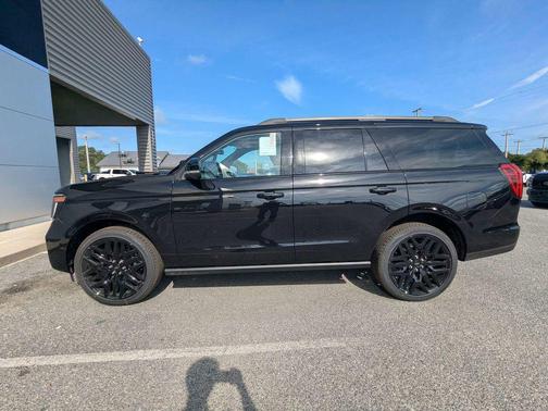 Agate Black Metallic 2026 Ford Expedition Platinum