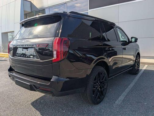 Agate Black Metallic 2026 Ford Expedition Platinum