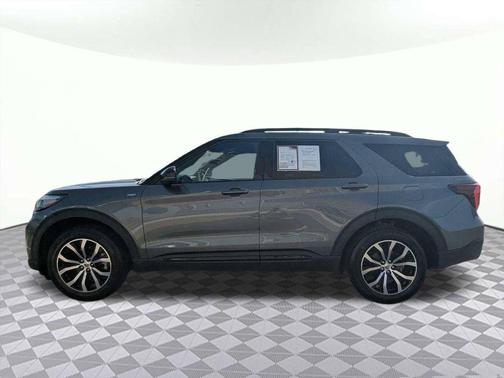 Gray Metallic 2026 Ford Explorer ST-Line
