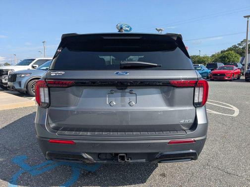 Gray Metallic 2026 Ford Explorer ST-Line