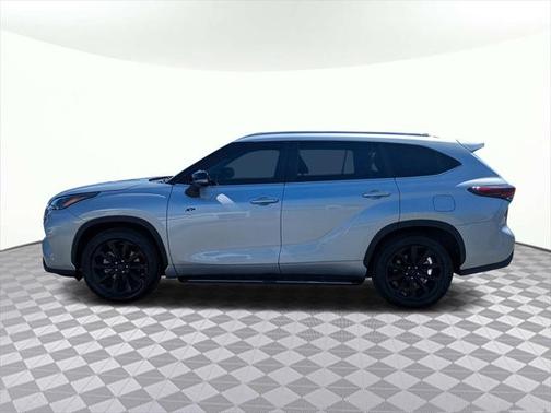 2024 Toyota Highlander Hybrid XLE