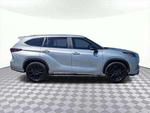 2024 Toyota Highlander Hybrid XLE