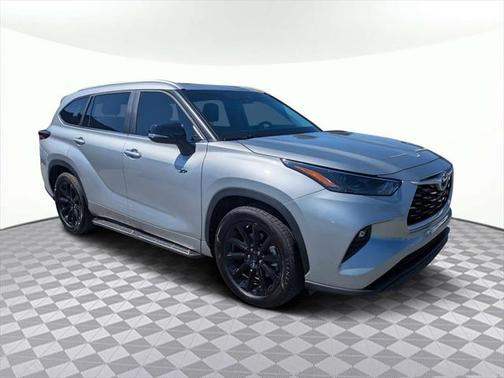 2024 Toyota Highlander Hybrid XLE