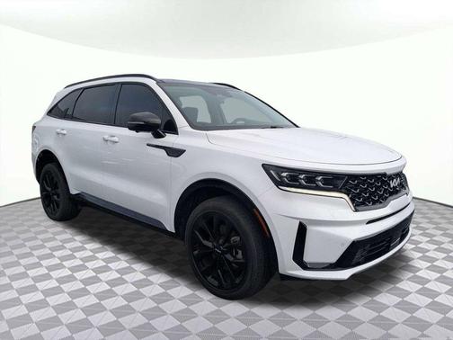 White Pearl 2023 Kia Sorento SX