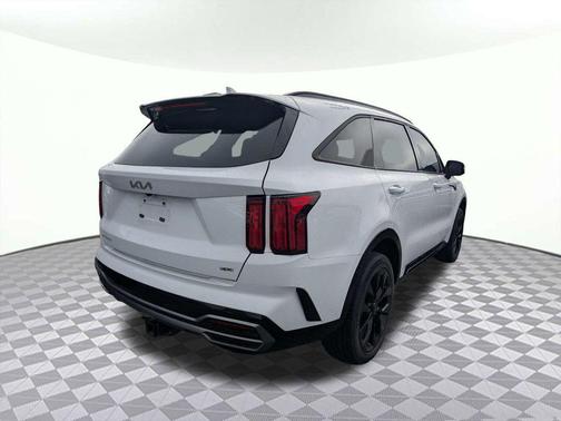 White Pearl 2023 Kia Sorento SX