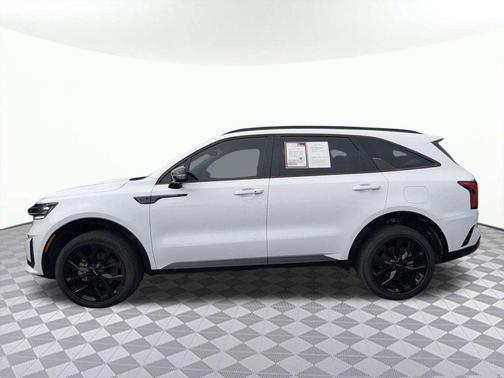 White Pearl 2023 Kia Sorento SX