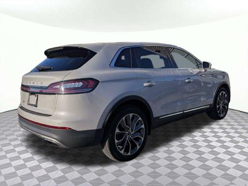 Ceramic Pearl Metallic Tinted Clearcoat 2022 Lincoln Nautilus Reserve