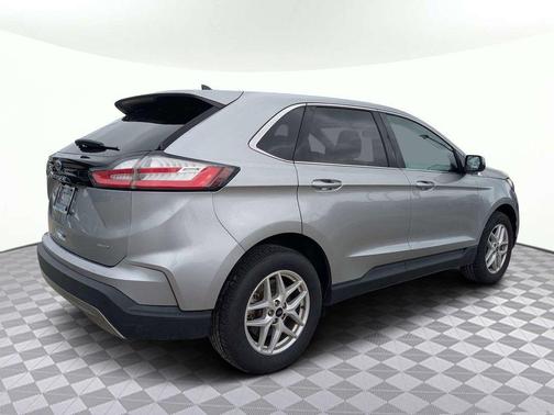 Silver Metallic 2023 Ford Edge SEL