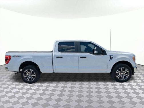 Oxford White 2022 Ford F-150 XLT