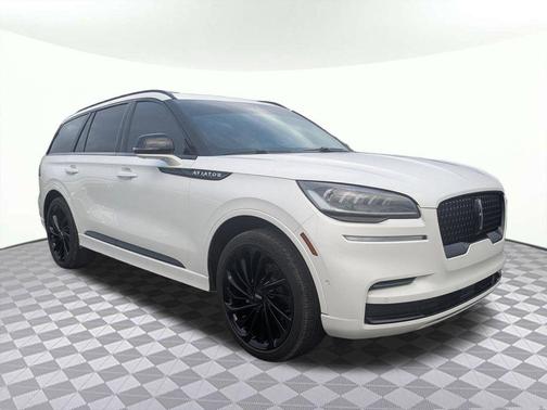 Pristine White Metallic Tri-Coat 2024 Lincoln Aviator Reserve