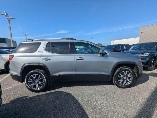 Sterling Metallic 2023 GMC Acadia FWD SLT