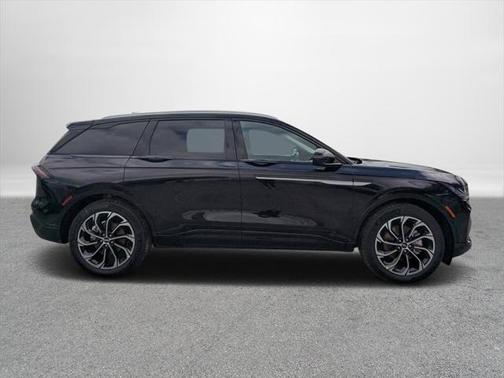 2025 Lincoln Nautilus Reserve