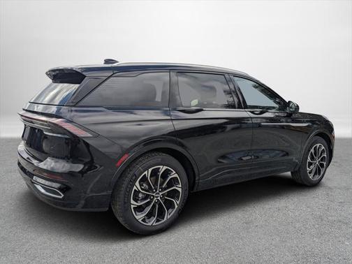 2025 Lincoln Nautilus Reserve