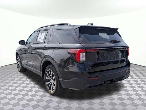 Black Metallic 2025 Ford Explorer ST-Line