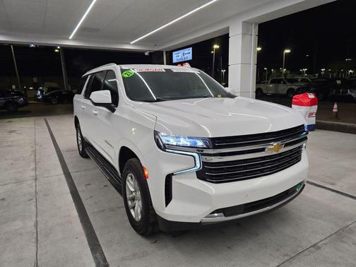 2023 Chevrolet Suburban LT