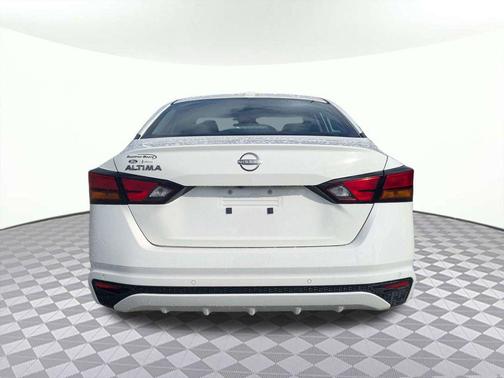 Glacier White 2025 Nissan Altima 2.5 SV