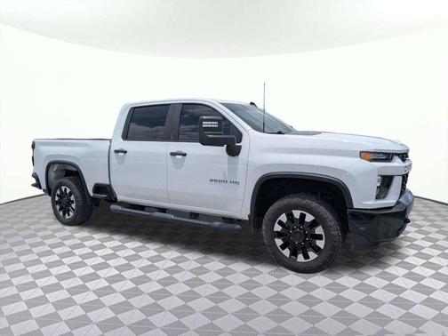 Summit White 2020 Chevrolet Silverado 2500 Custom