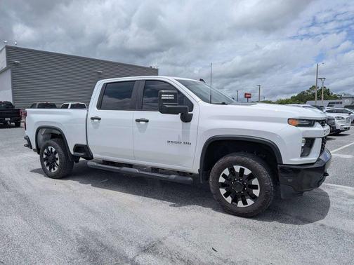 Summit White 2020 Chevrolet Silverado 2500 Custom