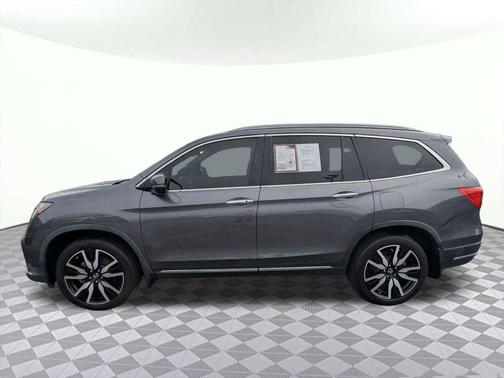 Modern Steel Metallic 2022 Honda Pilot Touring 8-Passenger