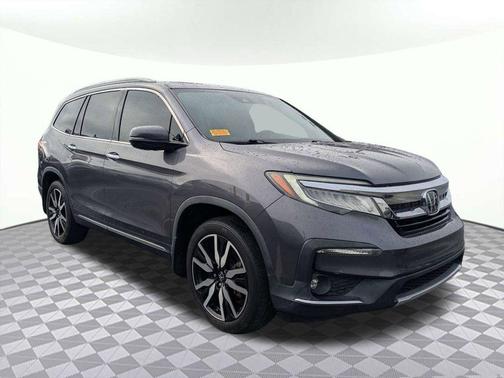 Modern Steel Metallic 2022 Honda Pilot Touring 8-Passenger