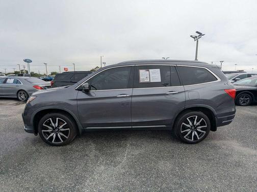 Modern Steel Metallic 2022 Honda Pilot Touring 8-Passenger