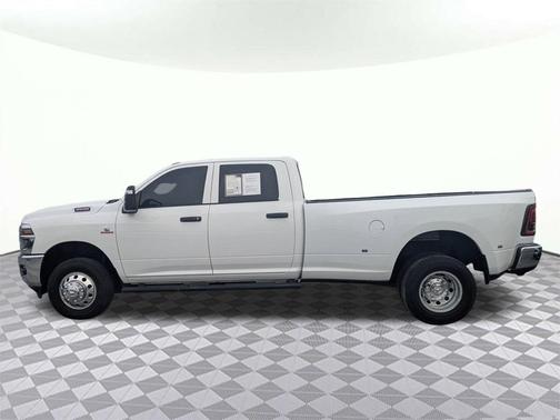 2025 RAM 3500 Tradesman Crew Cab 4x4 8' Box
