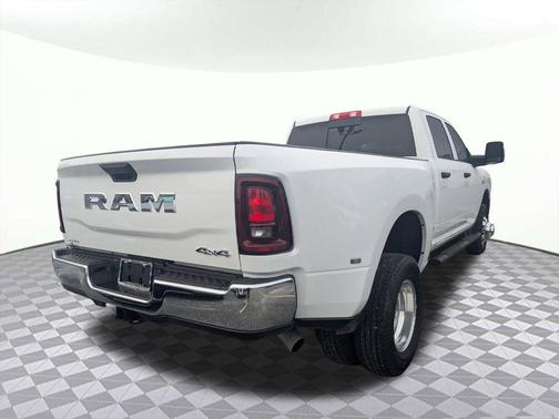 2025 RAM 3500 Tradesman Crew Cab 4x4 8' Box