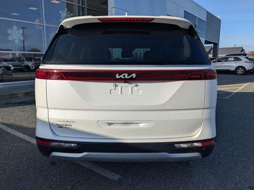 2024 Kia Carnival LX