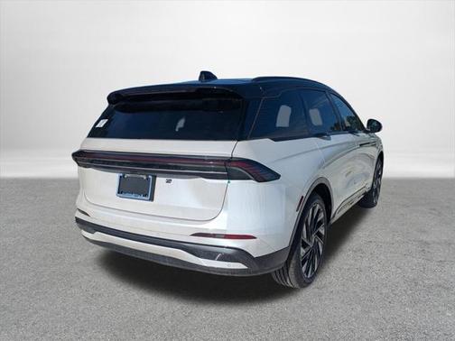 2025 Lincoln Nautilus Reserve