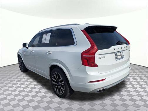 2020 Volvo XC90 T6 Momentum