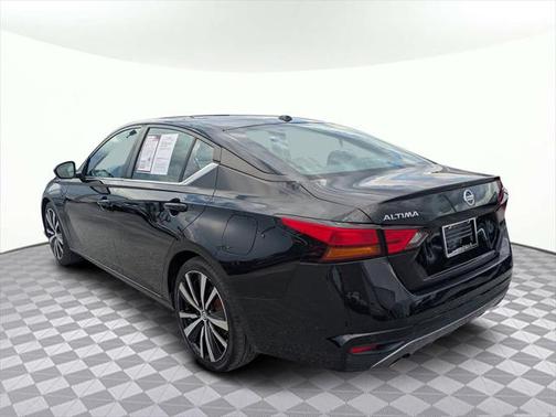 2021 Nissan Altima SR FWD