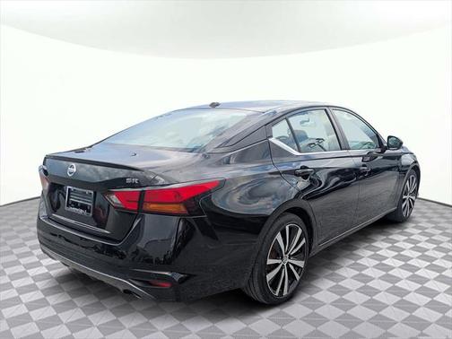 2021 Nissan Altima SR FWD
