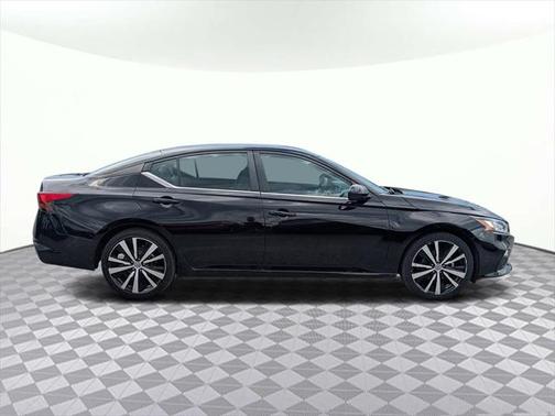 2021 Nissan Altima SR FWD