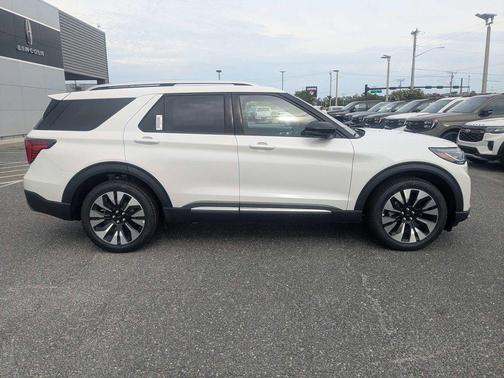 Star White Metallic Tri-Coat 2026 Ford Explorer Platinum