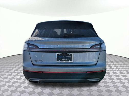 Silver Radiance Metallic Clearcoat 2022 Lincoln Nautilus Reserve