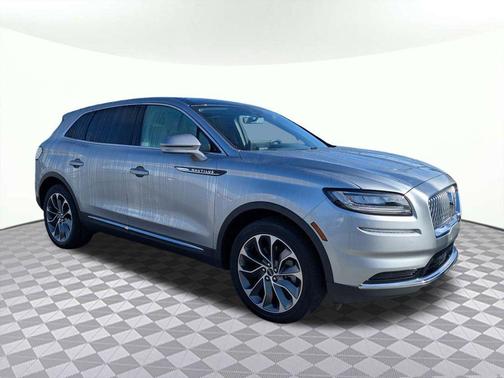 Silver Radiance Metallic Clearcoat 2022 Lincoln Nautilus Reserve