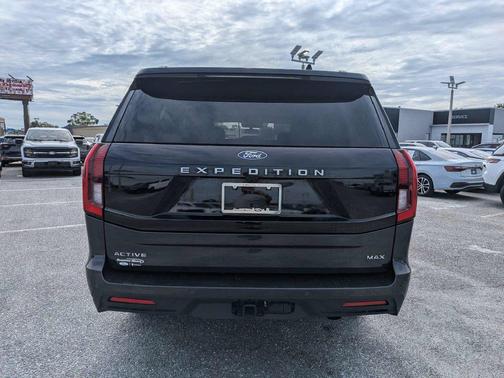 Gray Metallic 2025 Ford Expedition Max Active 4x2