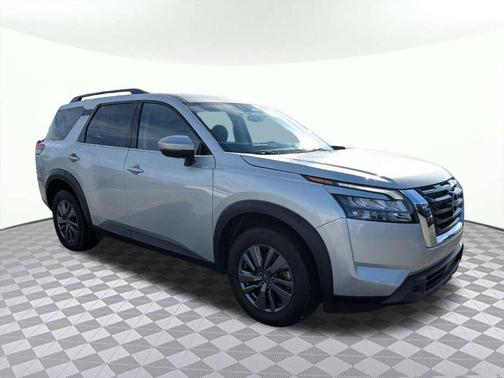 Brilliant Silver Metallic 2024 Nissan Pathfinder SV FWD