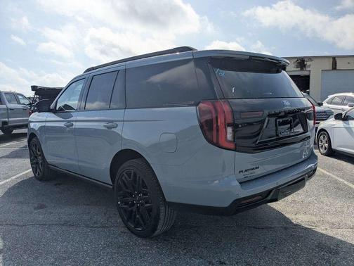 Glacier Gray Metallic Tri-Coat 2026 Ford Expedition Platinum