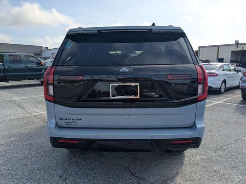 Glacier Gray Metallic Tri-Coat 2026 Ford Expedition Platinum