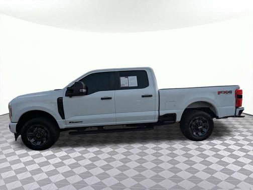 Oxford White 2024 Ford F-250 XL