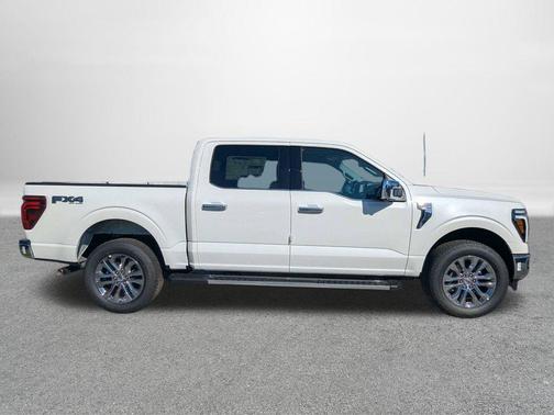 Star White Metallic Tri-Coat 2026 Ford F-150 Lariat