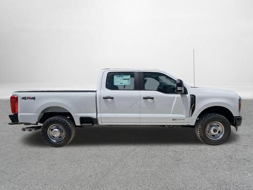 Oxford White 2026 Ford F-350 XL