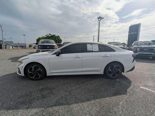 Snow White Pearl 2025 Kia K5 GT-Line