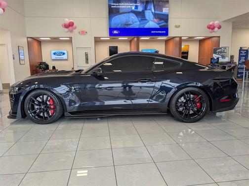 2021 Ford Shelby GT500 Base