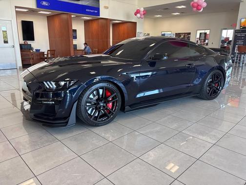 2021 Ford Shelby GT500 Base